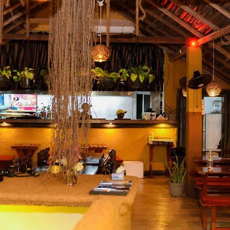 Coconut Style Restaurant & Milinda Guest Hotel Unawatuna Bagian luar foto