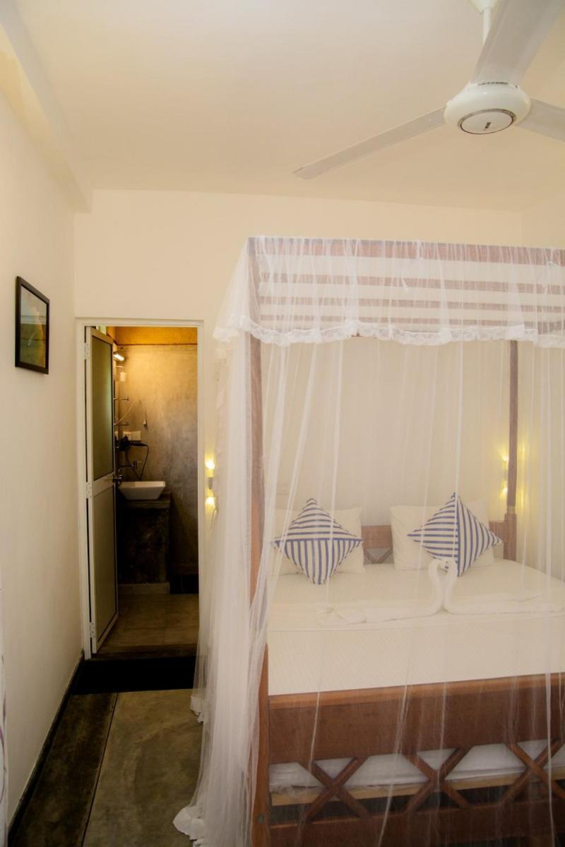 Coconut Style Restaurant & Milinda Guest Hotel Unawatuna Bagian luar foto